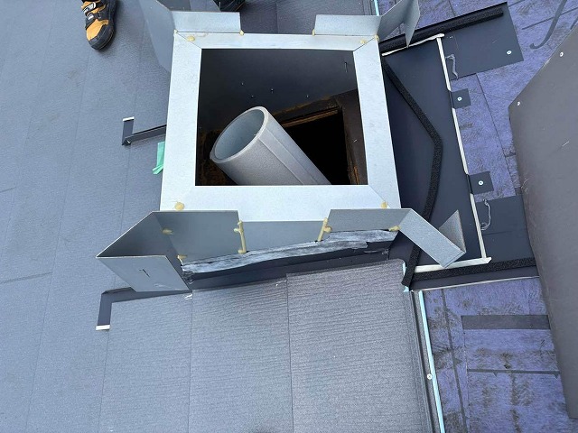 煙突専用の金物